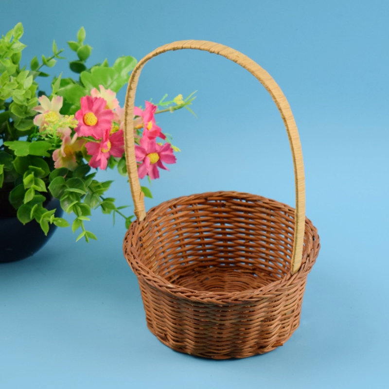 Kosz wykonany z uchwytem