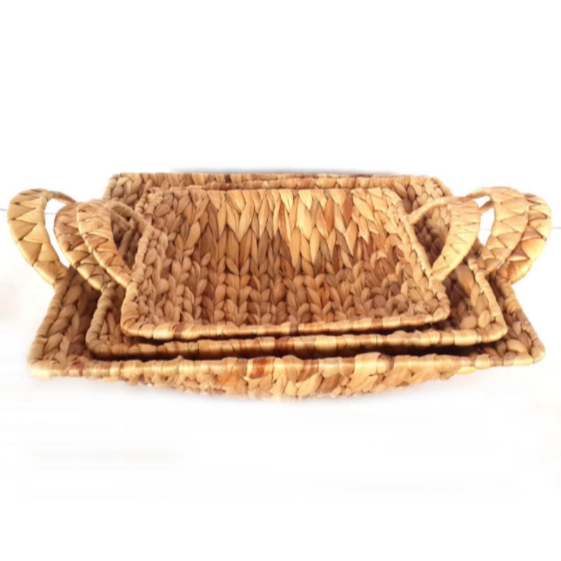 Kosz z hiacyntu wodnego z uchwytami