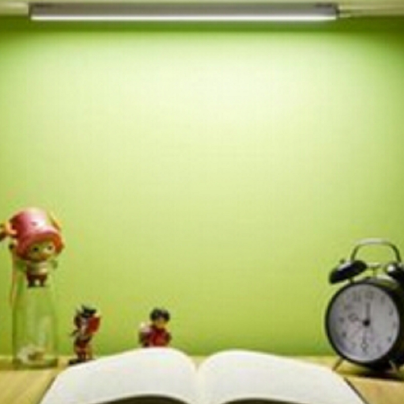 102 lampa poprzeczna z naklejkami Przeznaczenielampy przedniej dla komputerów 65292; lampa poprowadzona dla student ów