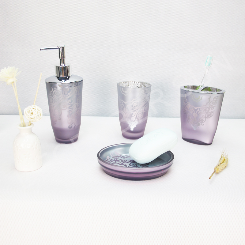 Zestaw 4 szklanych akcesoriów łazienkowych