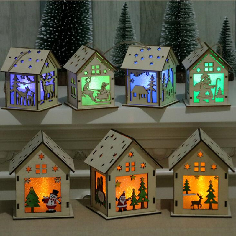Drewniany dom z oświetleniem LED na świąteczne wyroby rzemieślnicze