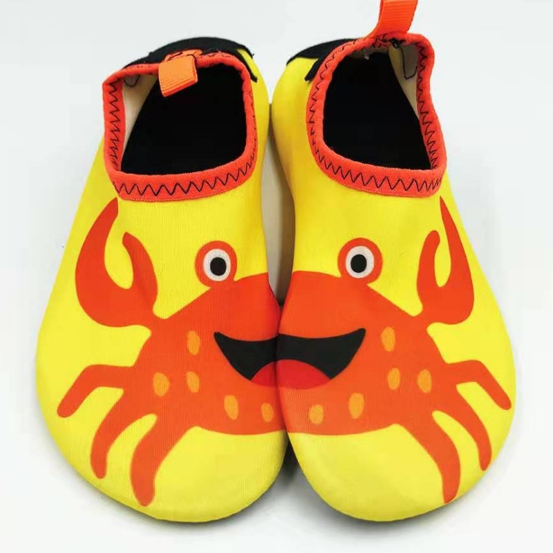 buty do pływania w wodzie