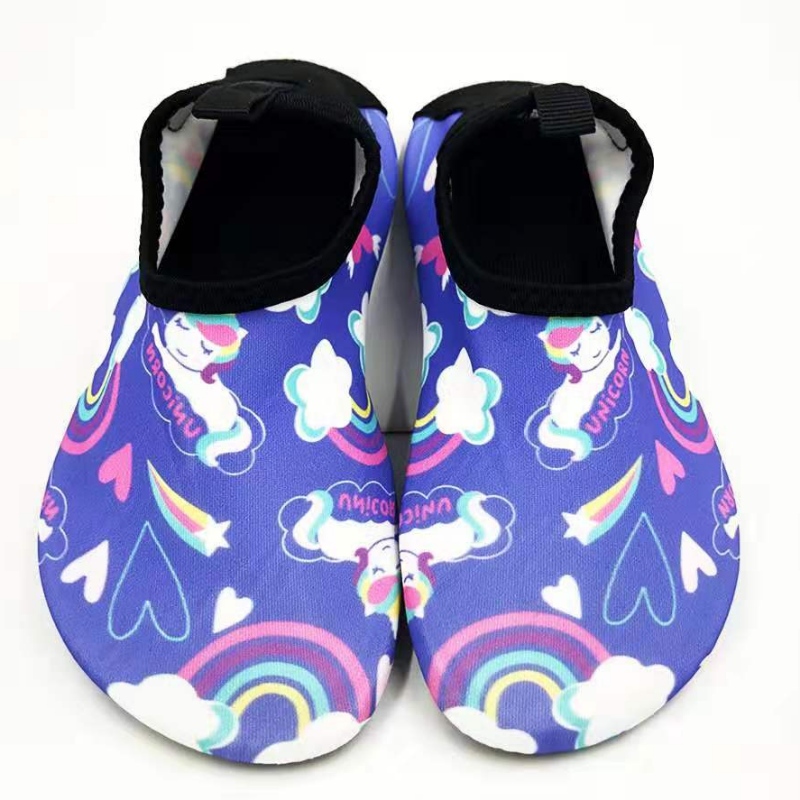 buty do pływania w wodzie