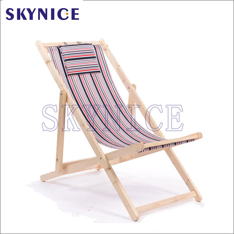Na zewnątrz drewniane krzesło plażowe na sprzedaż