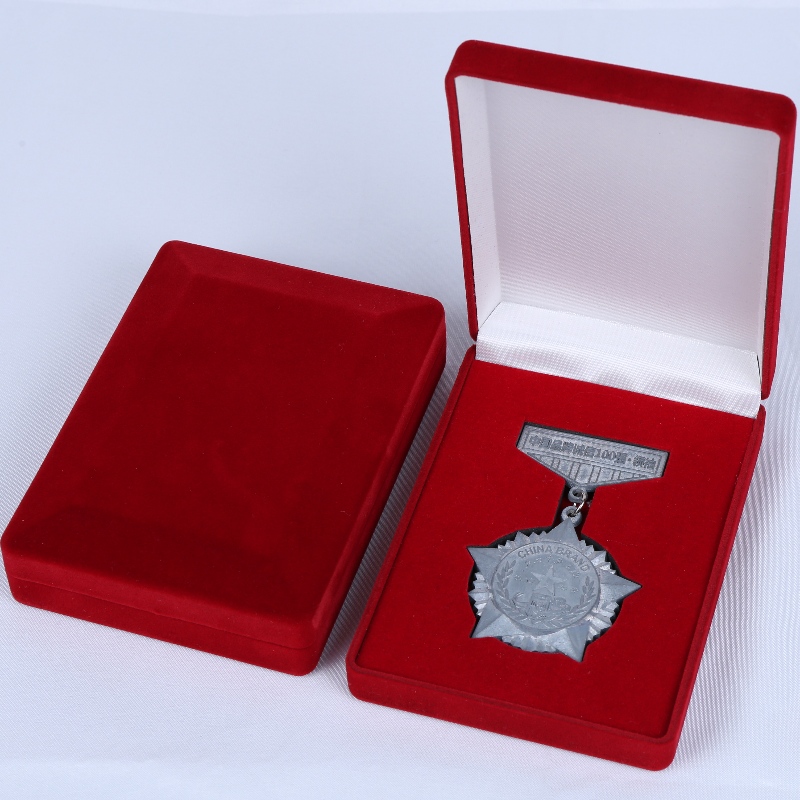 D-15 na zamówienie hurtowe czarne i czerwone aksamitne pudełko na monety, naszyjniki i medale