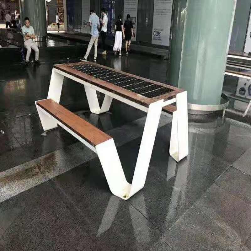 Ładowarka do telefonu USB Outdoor Street Furniture Zasilany energią słoneczną Stół Smart Panel