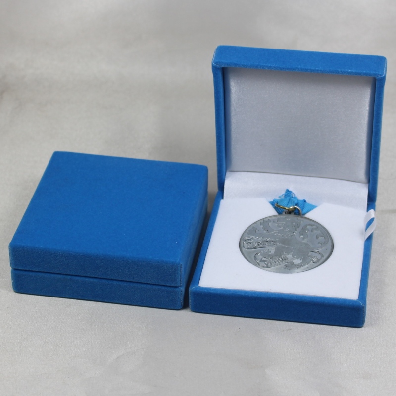 Element V-06 kwadratowy Plastic Flannelette Box dla 50-60 mm monety, odznaki, spinki do mankietów, spinki do krawata, medalu, itp. mm.88*91*33, wagi około 85g