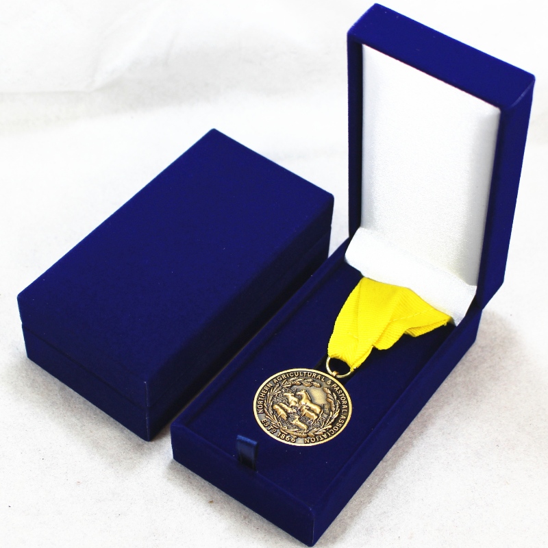 Element V-10 prostokąt Sztuczne pudełko ze skóry ekologicznej na medal 40 * 80 mm i znaczek itp. Mm. 60 * 111 * 38, waży około 82g