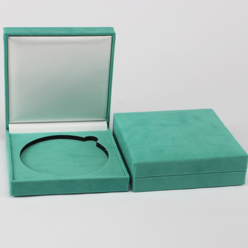 Kwadratowe pudełko flanelowe V-22S na monetę 90 * 90 mm, znaczek ＆ medal itp. Mm. 128 * 128 * 34, waga około 170g