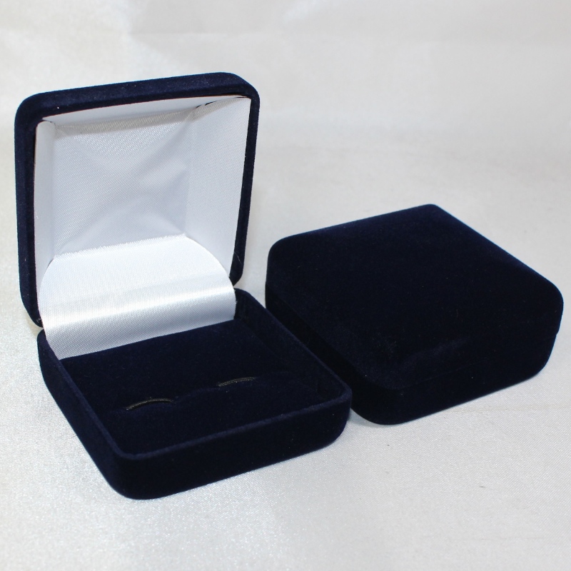 Pozycja Pudełko na medal T-02 pokryte flanelą lub skórą PU na monety 25-45mm, odznaka ＆ mały medal itp. Mm. 65 * 65 * 35mm, waga ok. 62g