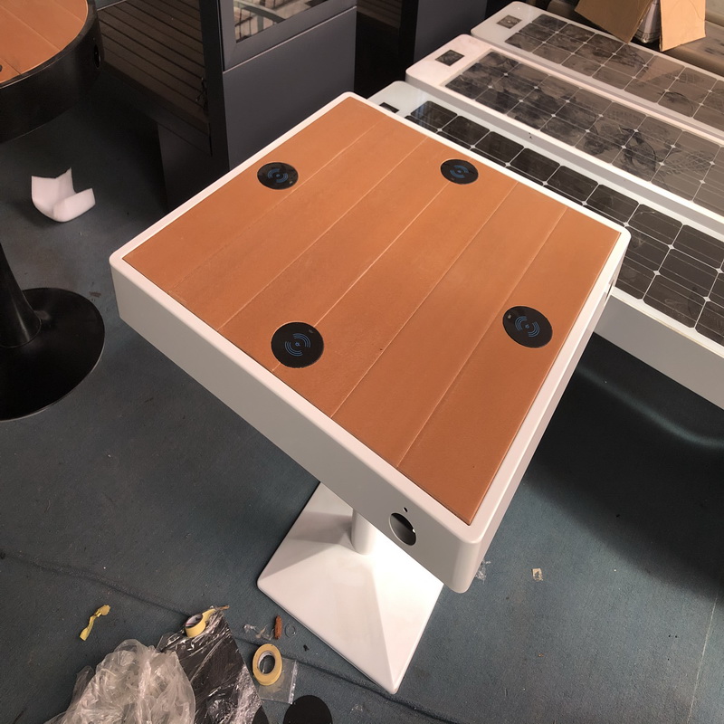 4 szt.Ładowarka bezprzewodowa 2 szt.Ładowarka USB Smart Wifi Table