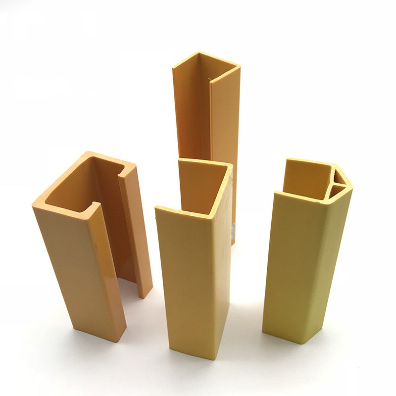 Indywidualne profile wytłaczane z tworzywa sztucznego o wielu różnych kształtach w kształcie litery U ABS UPVC PP PE PVC do dekoracji ochrony maszyn