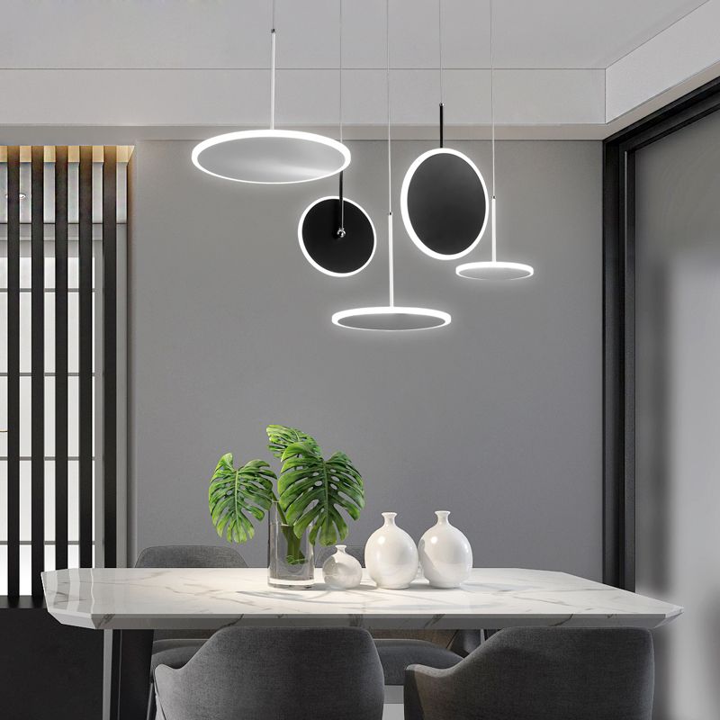 Nordic design Okrągły akrylowy wisiorek LED z żelazną dekoracją