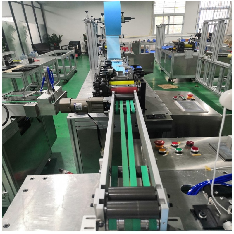 Charakterystyka maszyny maskującej uszy?