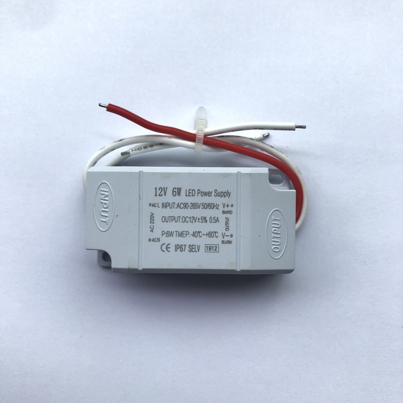 6W 12V Wodoodporny plastikowy zasilacz impulsowy Niska moc Regulowany sterownik LED Wodoodporny plastik