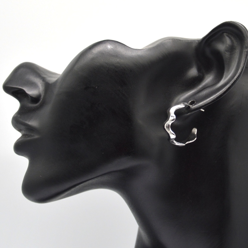 Kolczyki wodne w kształcie litery C, moda damska i eleganckie kolczyki, proste, eleganckie, swobodne i uniwersalne srebrne kolczyki. Chiny Fabryka przetwarzania biżuterii Ruifanbao