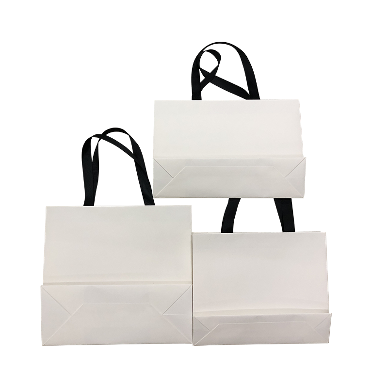 Biała torba prezentowa z uchwytami ze wstążki satynowej Małe, średnie i duże wymiary