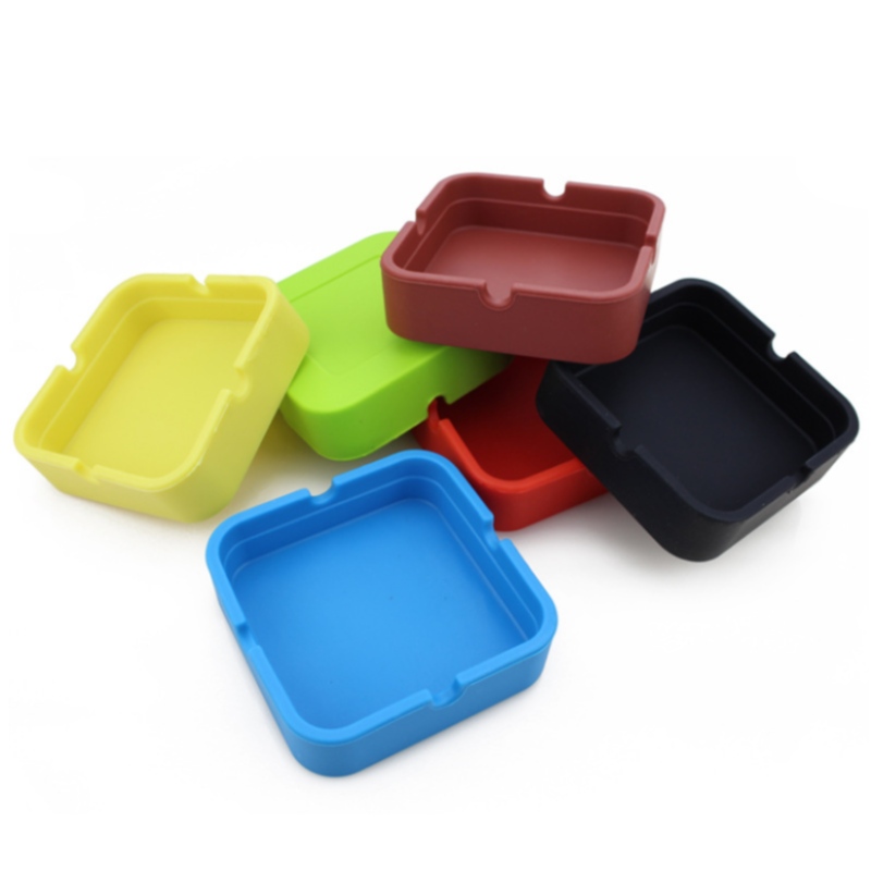 Mała kwadratowa popielniczka