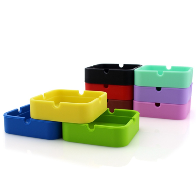 Mała kwadratowa popielniczka