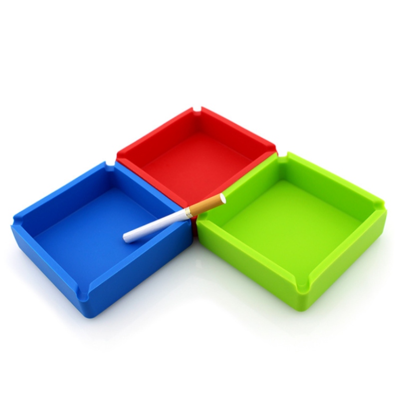 Duża kwadratowa popielniczka