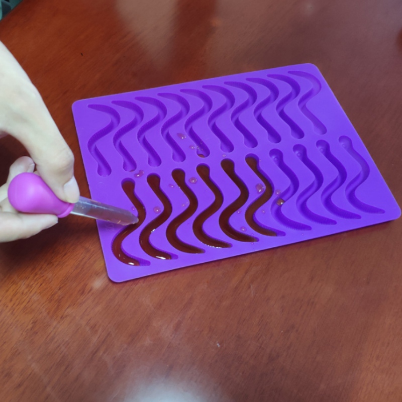 Silikonowy robak cukierka model gąsienica kształt ryby insekt czekolada model mały wąż lodowy kratka