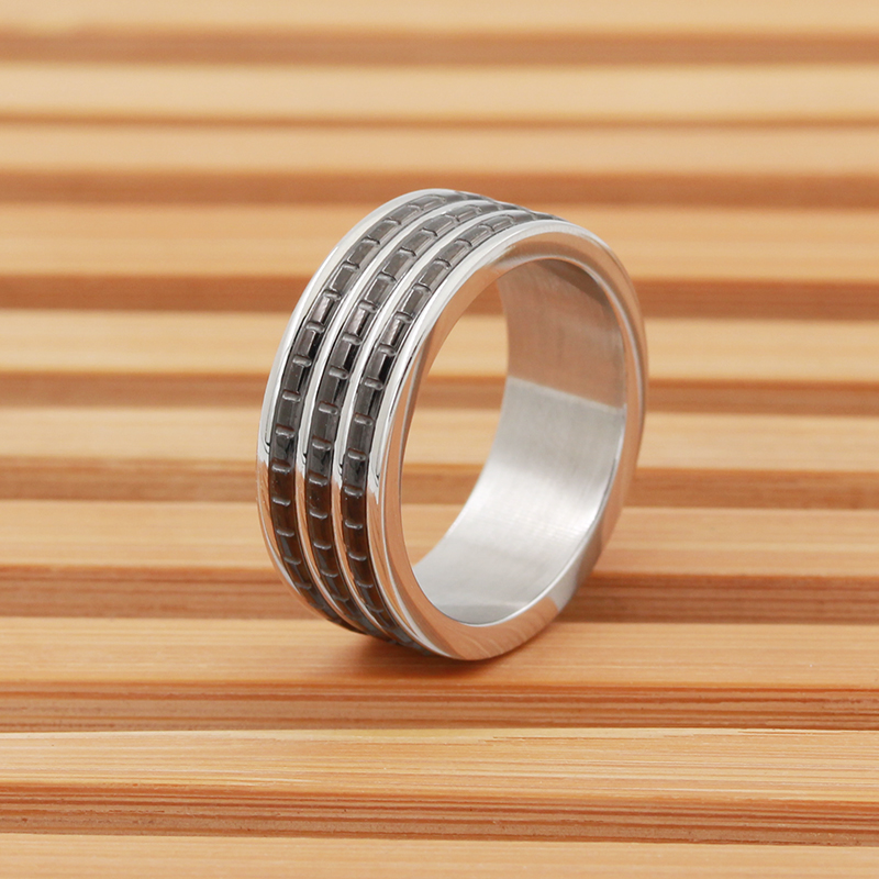 Męski, dwukolorowy czarny platerowany pierścień ze stali nierdzewnej