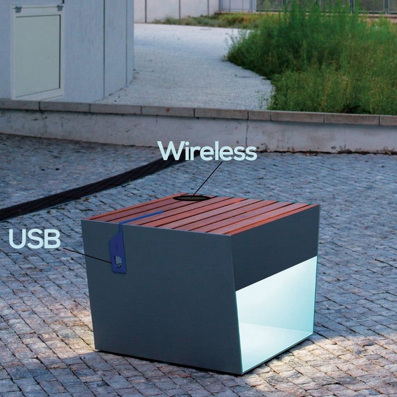 Niska cena Różnorodność Projekt WiFi USB Chargring Solar Metal Box