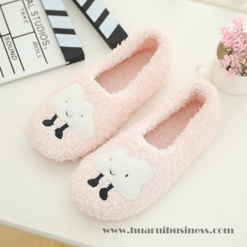 pantofelek mikrofibrowy, pantofl, pontoufle, haftowany aplikatem