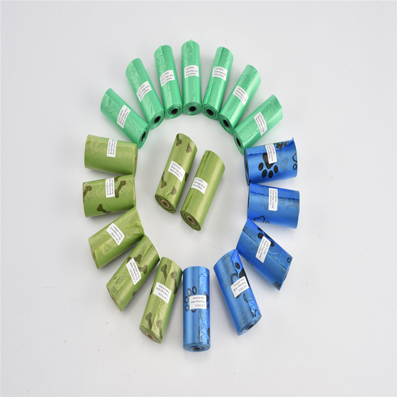 Kompostowalne ulegające biodegradacji worki na odchody dla psów domowych