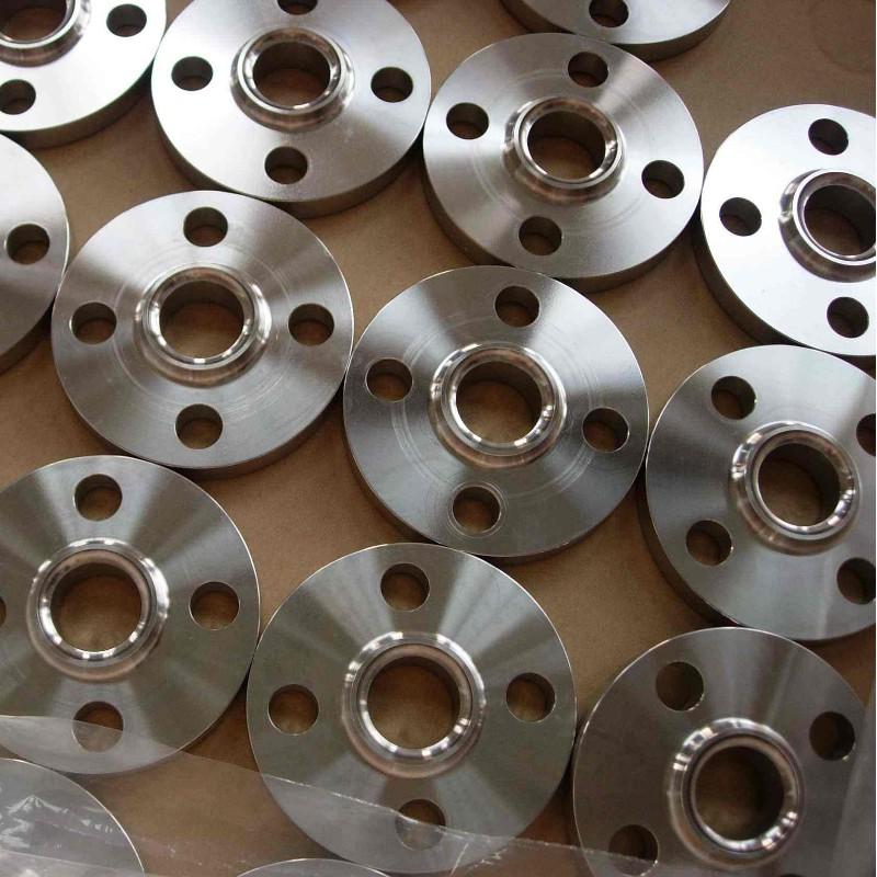 Dodatki i odcierania śpiewająna tej samej scenie, wydajną produkcję kombustorów silnika turbiny