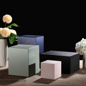 Black Metal urny dla człowieka