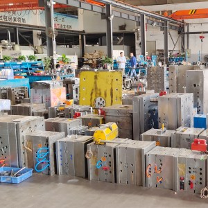 Niestandardowy rozmiar Produkcja szybkobieżna Stalowe części samochodowe Formowanie wtryskowe tworzyw sztucznych