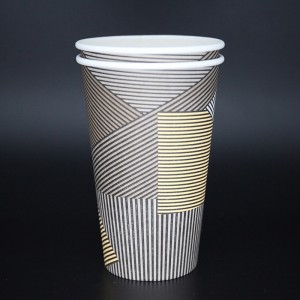 Jednorazowy papierowy kubek do kawy