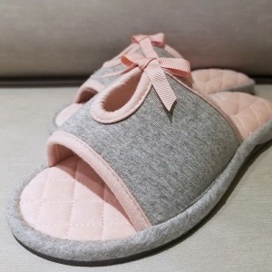 Zamknięte slajdy z dziurką