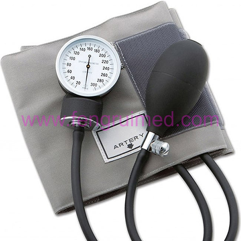 Sphygmomanometr aneroid.