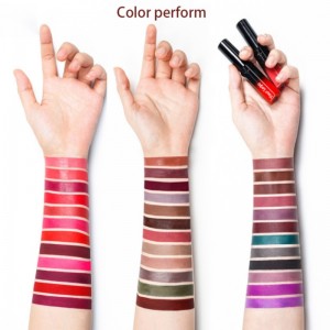 Długotrwała szminka cieczy