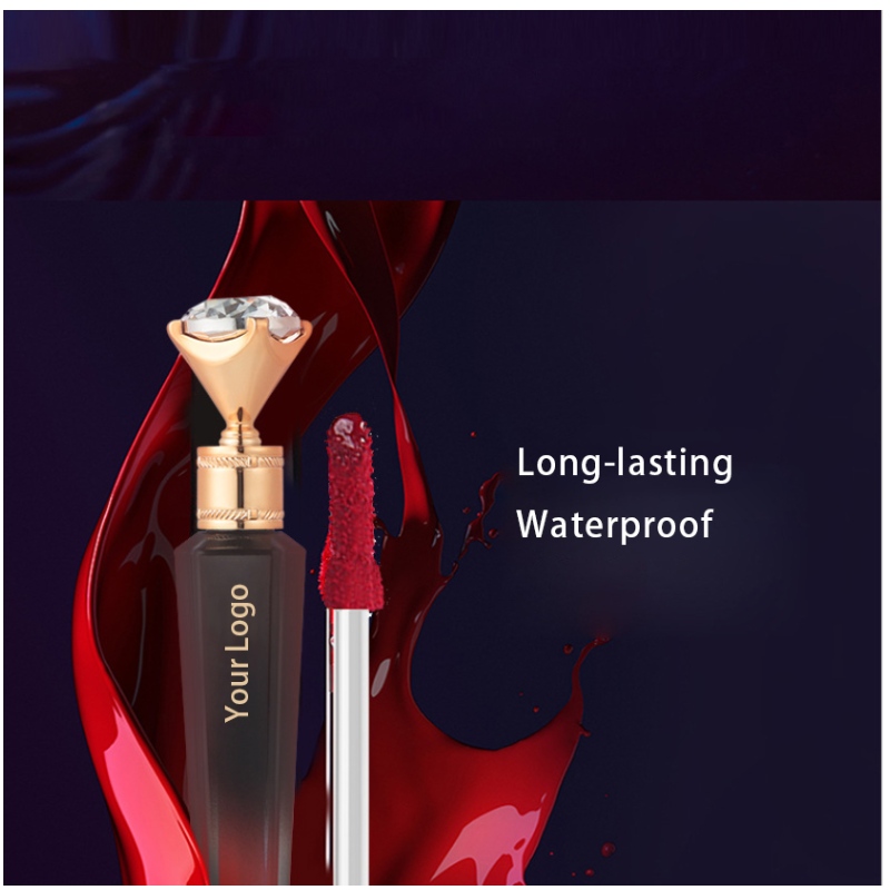 Nowy materialny lipgloss.