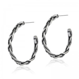 Koreańska wersja mody i pięknych kolczyków