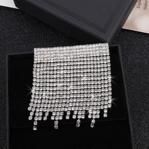 Temperament pełen wiertarskiej broszki