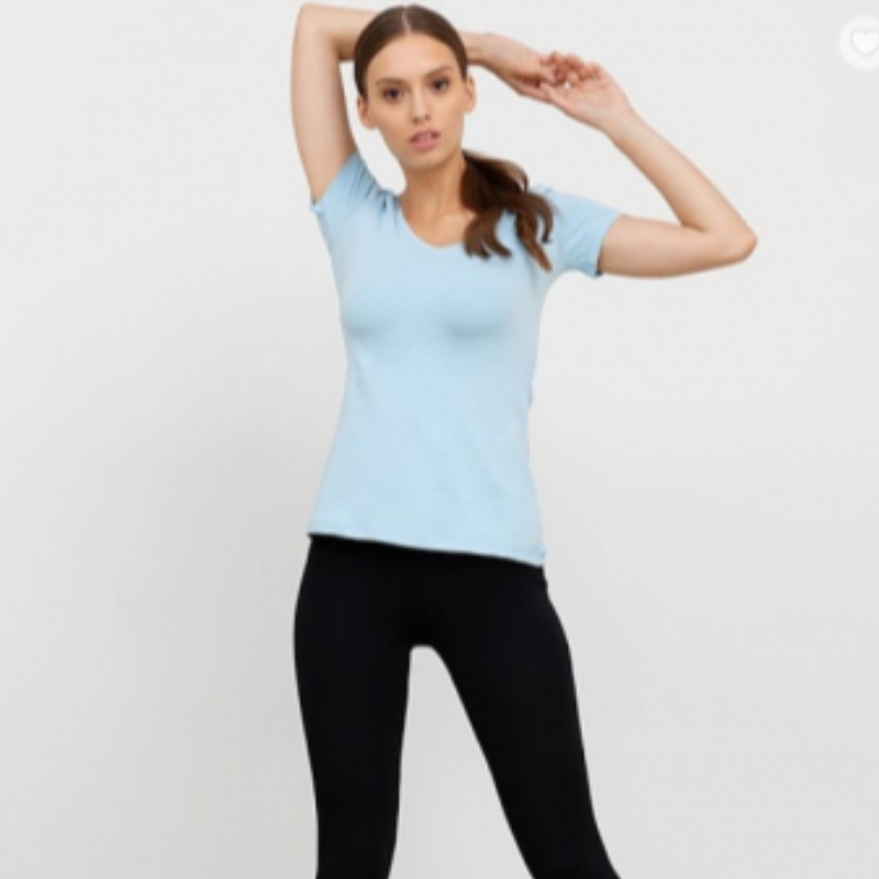 Slim Fit T-shirt w jasnoniebieskim