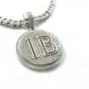 Modna okrągła litera wygrawerowana diamentowa wisiorek z łańcuchem