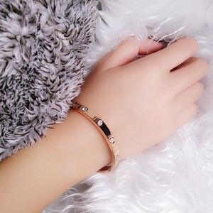 Świeża bransoletka ze stali tytanu zimnej powietrza