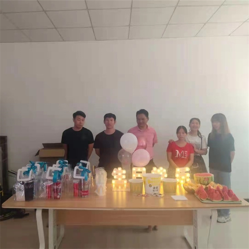 Otwarta przyjęcie urodzinowe dlanaszego uroczego kolegi