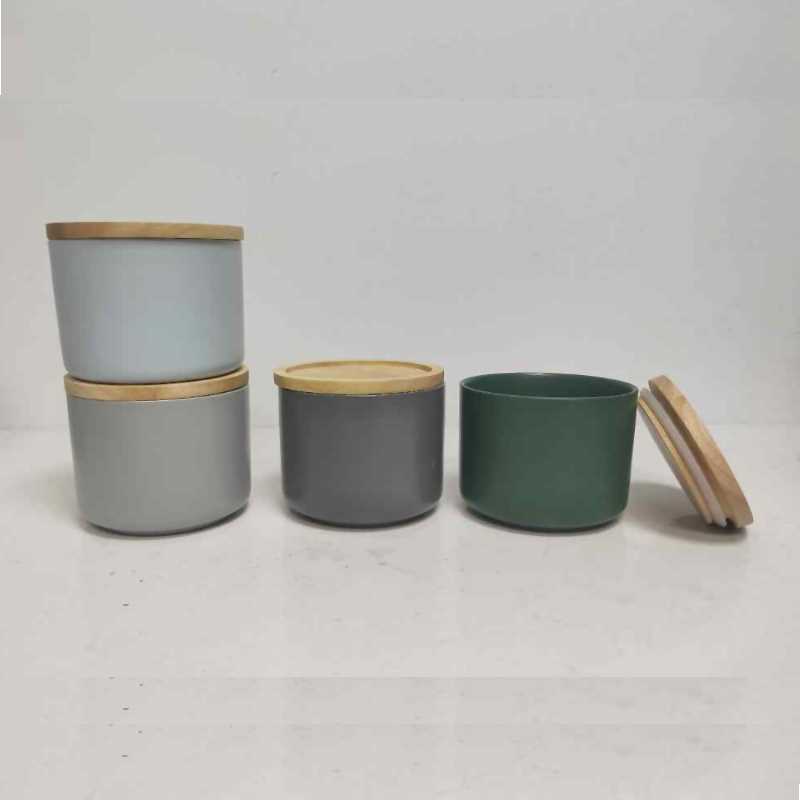 Hurtowa mała runda z drewnianą pokrywką ceramiczną słoik do przechowywania