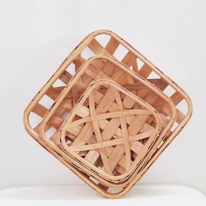 Dekoracyjny koszyk kwiatowy