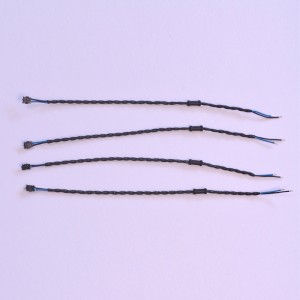 Wbudowana wiązka przewodów głośników