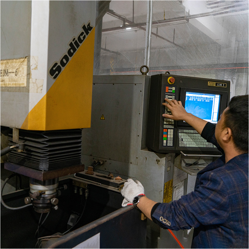 Część procesu produkcji formy wtryskowej