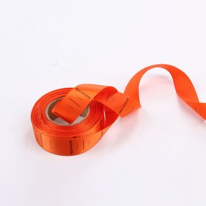 Kolorowa oznakowana etykieta odzieżowa