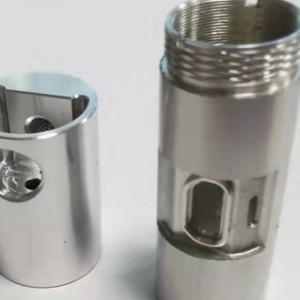 Przetwarzanie części CNC.