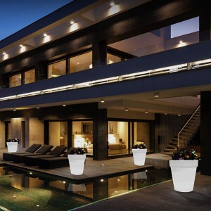 Plastikowe plastikowe lampynaczyniowe LEDna zewnątrz (16 trybów, przyciemnione, wodoodporne IP68) zdalne sterowanie dekoracyjna lampa podłogowana patio Dekoracjena imprezie ogrodowe weranda, ślub-naatsu